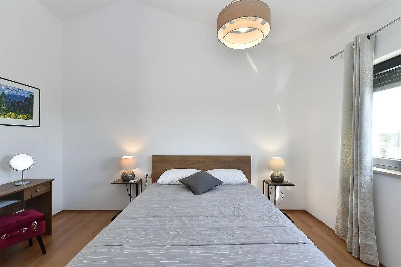 Villa Tamara 2044 Pula Croatia